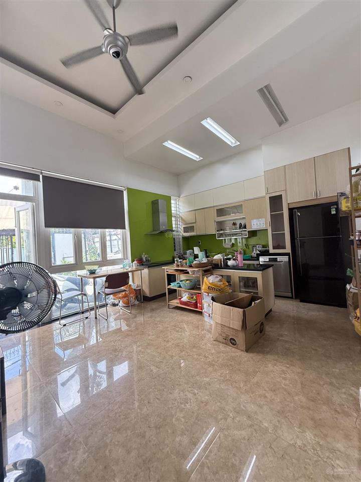 Bán biệt thự 195m2 đường trương văn thành, phường hiệp phú, quận 9. giá 18 tỷ