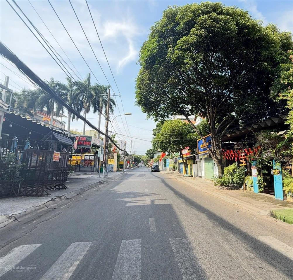 Bán biệt thự 195m2 đường trương văn thành, phường hiệp phú, quận 9. giá 18 tỷ