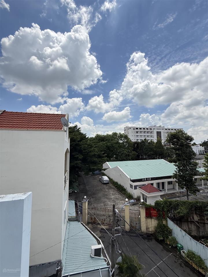 Bán biệt thự 195m2 đường trương văn thành, phường hiệp phú, quận 9. giá 18 tỷ
