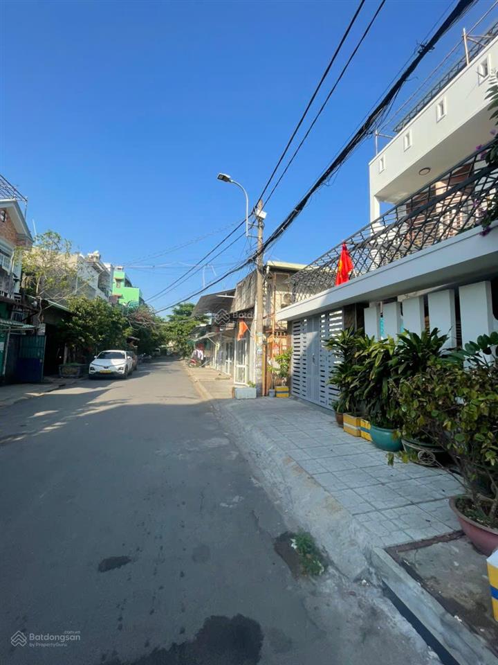 Đất mặt tiền đối diện đh luật. đường nhựa 8m, 5,5 tỉ.