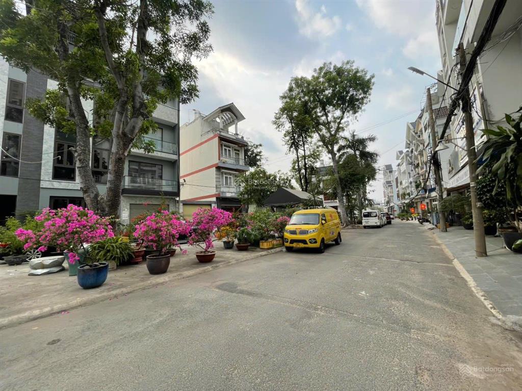 Nhà hẻm nhựa lớn 12m. vị trí kinh doanh cực tốt ngang hơn 5m
