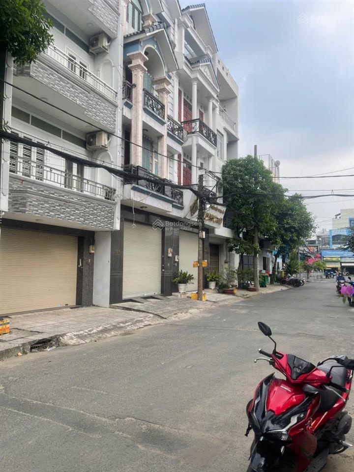 Nhà hẻm nhựa lớn 12m. vị trí kinh doanh cực tốt ngang hơn 5m