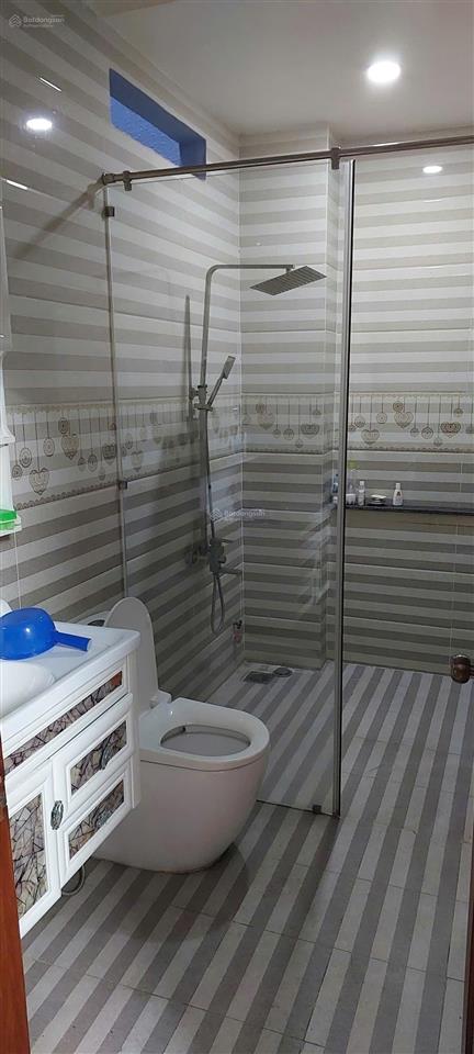 Nhà hẻm nhựa lớn 12m. vị trí kinh doanh cực tốt ngang hơn 5m