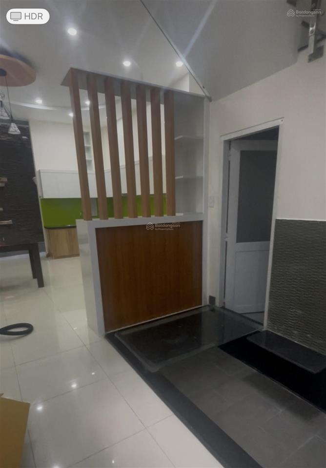 Nhà hàng hiếm 4 tầng mặt tiền đường 40 linh đông. 8,9 tỉ.
