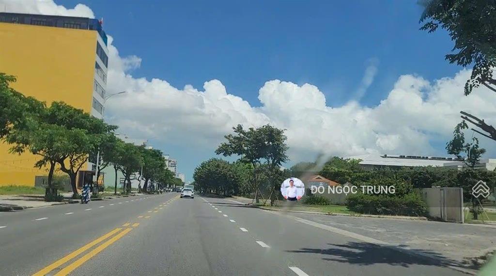 Bán 2 lô liền kề đường võ nguyên giáp đoạn gần crown, casino. vị trí đẹp, xây cao tầng. giá tốt