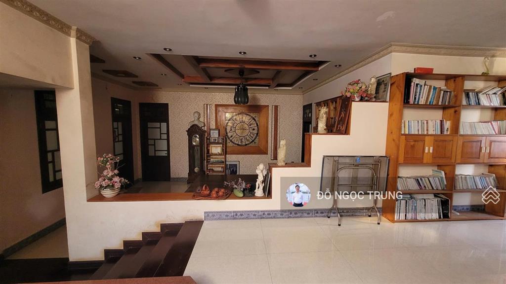 Bán đất đường lưu quang thuận đà nẵng, tặng kèm biệt thự 2 tầng cổ điển. cách bãi tắm 700m, giá rẻ