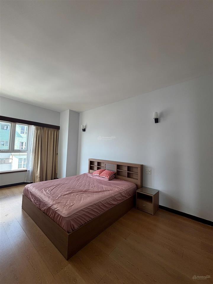 Cho thuê cc cao cấp đà nẵng plaza ngay trung tâm tp 16 trần phú 3 ngủ 131m2 full nt giá 25tr