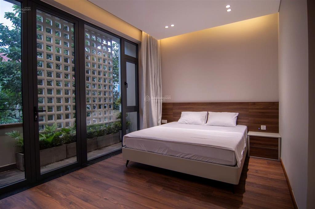 Cho thuê nhà 100m2 đường hoàng sỹ khải vào ở ngay full nội thất , nhà mới 2 ngủ , 2wc khép kín 40tr