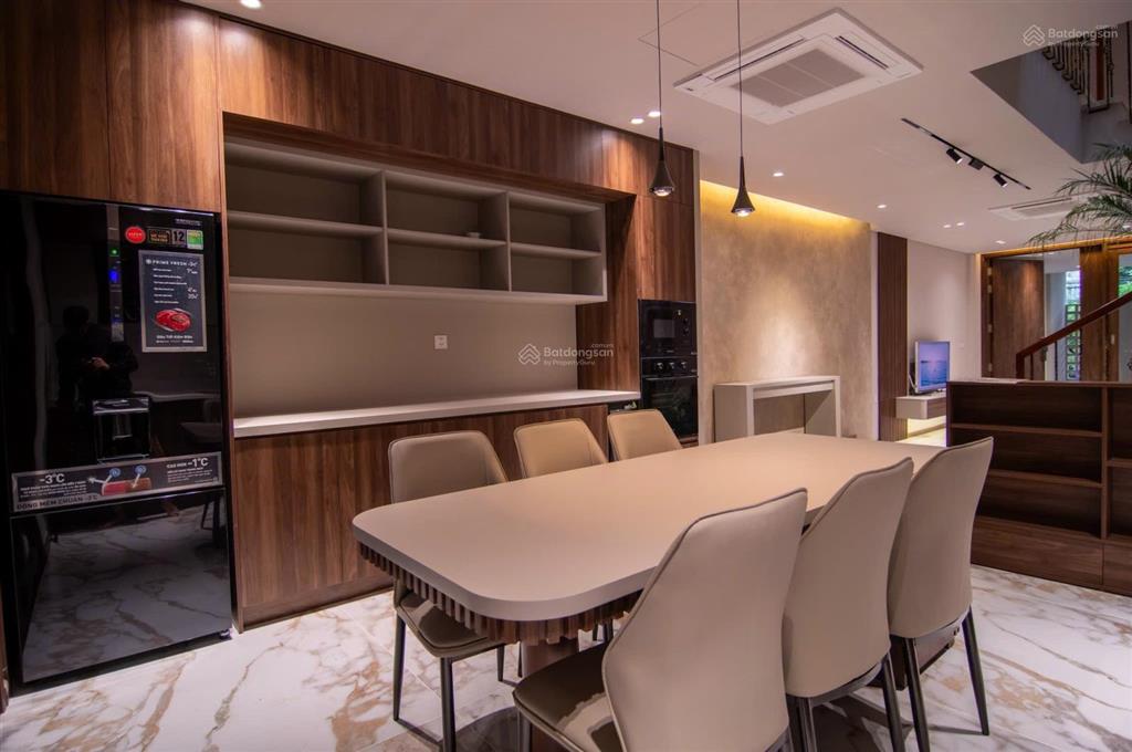 Cho thuê nhà 100m2 đường hoàng sỹ khải vào ở ngay full nội thất , nhà mới 2 ngủ , 2wc khép kín 40tr
