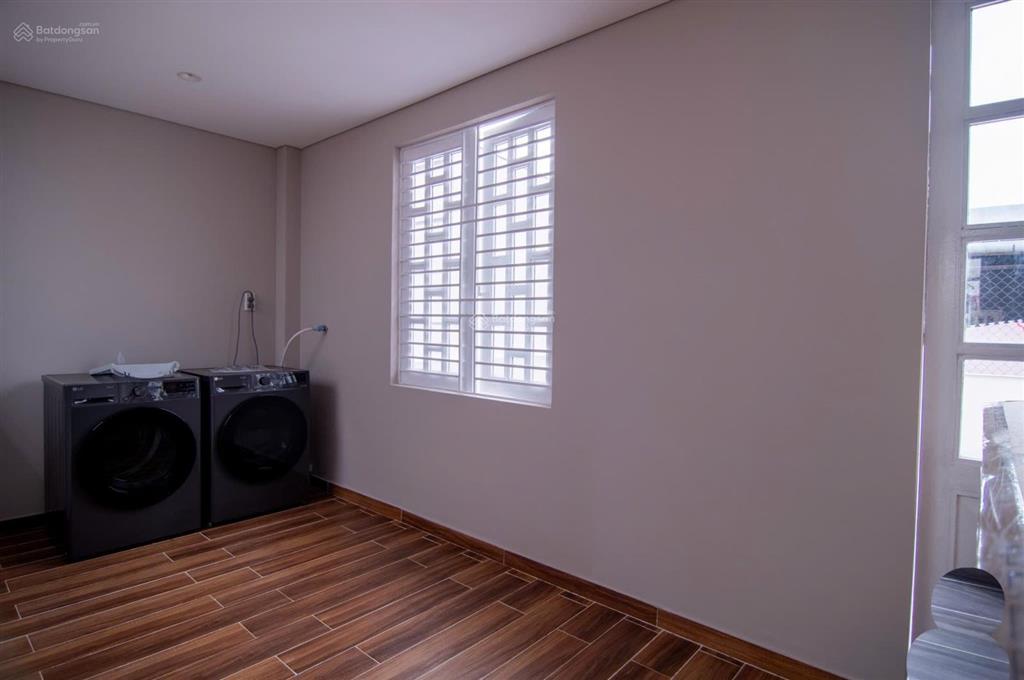 Cho thuê nhà 100m2 đường hoàng sỹ khải vào ở ngay full nội thất , nhà mới 2 ngủ , 2wc khép kín 40tr