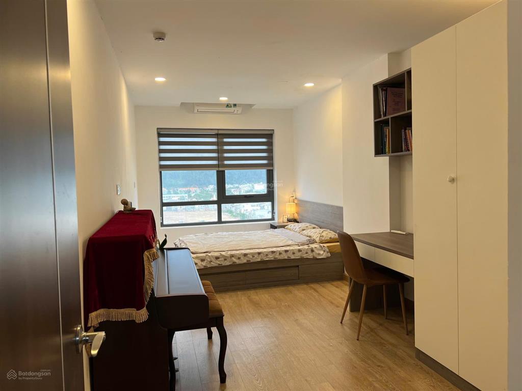 Bán cc cao cấp sơn trà ocean view 95 ngô quyền tầng cao view núi 50m2 full nội thất giá 2ty7 sổ đỏ