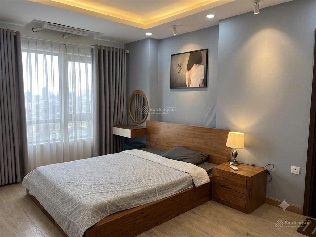 Cho thuê cc cao cấp ocean view sơn trà 2 pn full nội thất vào ở ngay tầng cao 76m2 giá 15tr
