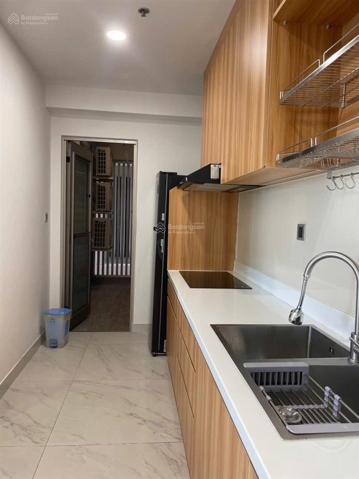 Bán gấp căn hộ midtown phú mỹ hưng 2pn, có ô xe định danh, giá tốt 9.5 tỷ