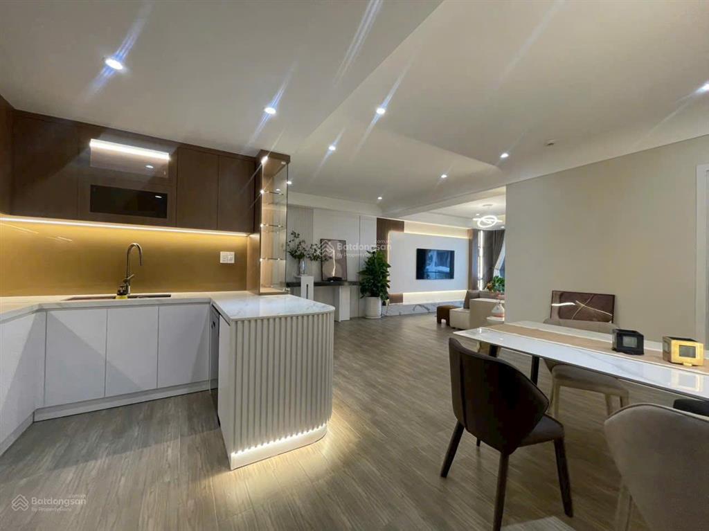 Bán căn hộ hưng phúc 1 98m², 3pn, có ô xe hơi hầm giá 9.4 tỷ