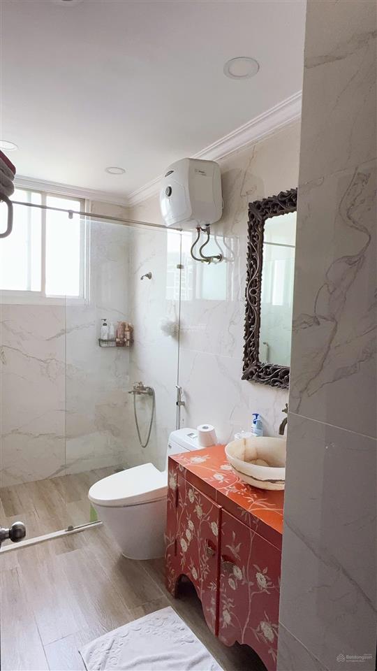 Bán căn góc cảnh viên 2 dt 118m2 full nội thất giá 10 tỷ giá hời tt