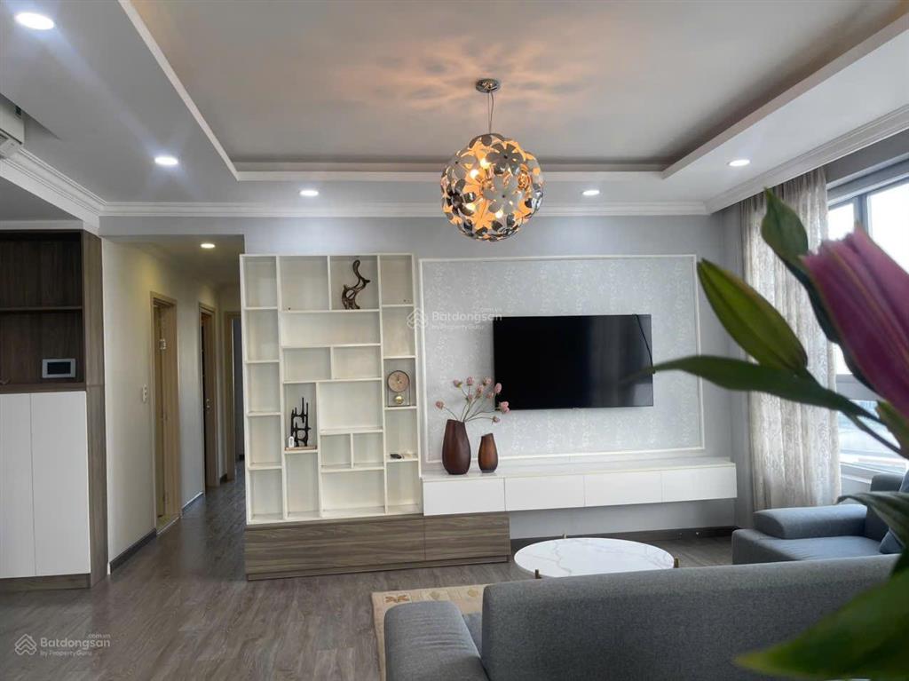 Bán căn góc cảnh viên 2, 3 phòng ngủ, 118m2 lầu cao giá 10 tỷ
