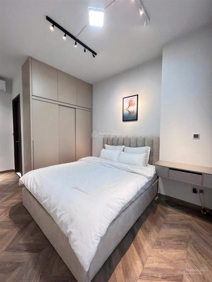 Bán gấp midtown m6 90m² lầu cao, có ô xe, hđt 27.5tr/th chỉ 10 tỷ