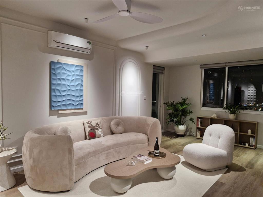 Bán căn hộ ascentia phú mỹ hưng diện tích 106m², thiết kế 3 phòng ngủ căn góc cực đẹp.