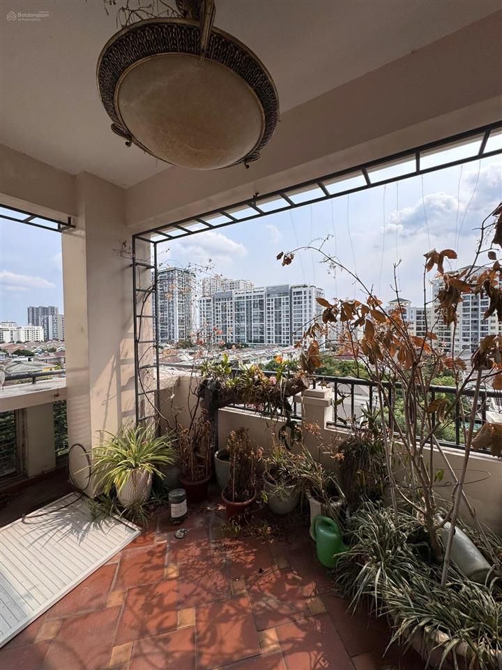 Hot! cảnh viên 2 căn góc 118m view biệt thự, chủ kẹt ngân hàng bán gấp chỉ 10 tỷ