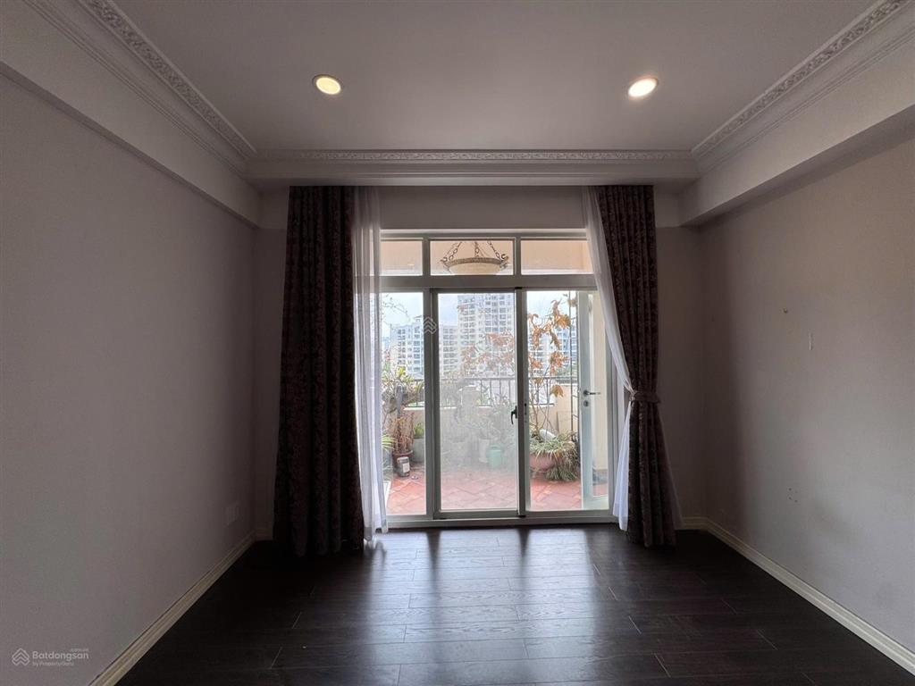 Hot! cảnh viên 2 căn góc 118m view biệt thự, chủ kẹt ngân hàng bán gấp chỉ 10 tỷ