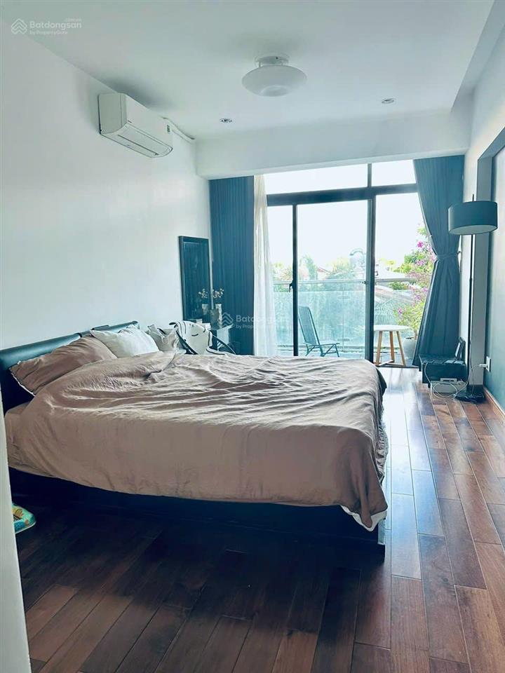 Bán gấp căn hộ chung cư tại garden court 2, giá siêu hời 12 tỷ, 136 m2, p tân phong, q7, hcm