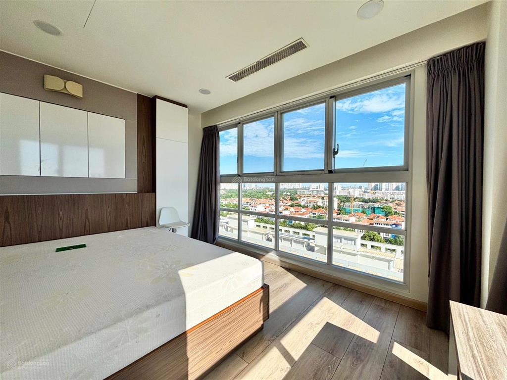 Cho thuê căn góc happy valley 3pn, 135m², view đông nam, full nội thất, giá 30 triệu