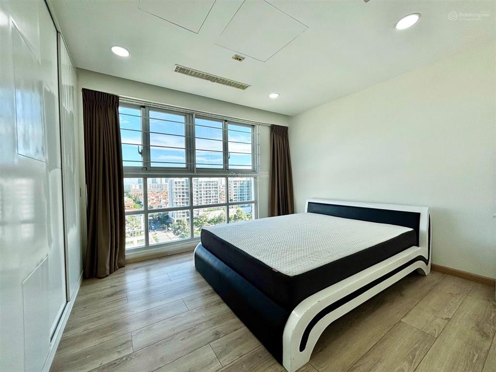 Cho thuê căn góc happy valley 3pn, 135m², view đông nam, full nội thất, giá 30 triệu
