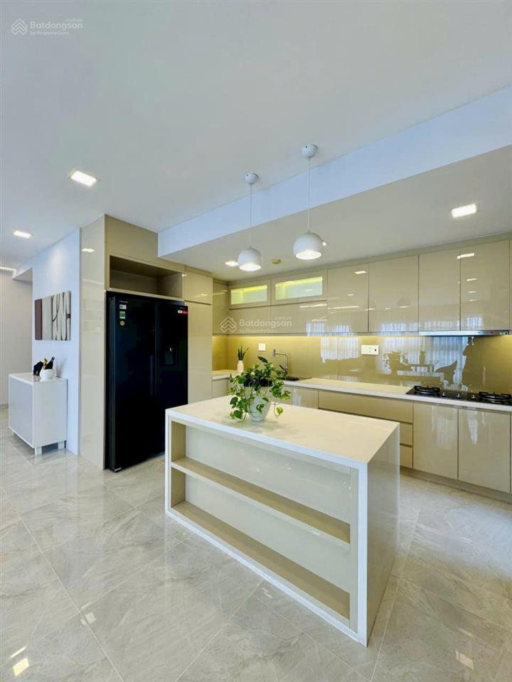Cho thuê căn hộ mỹ khánh 4 118m², 3pn, nhà đẹp mới decor, chủ cần cho thuê nhanh, giá 25tr/tháng.