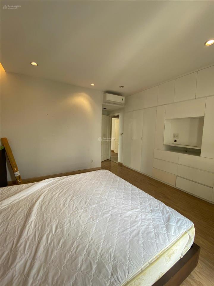 Cho thuê riverpark residence 130m2 căn góc 3pn, lầu cao, nhà mới sửa, giá 28 triệu/th