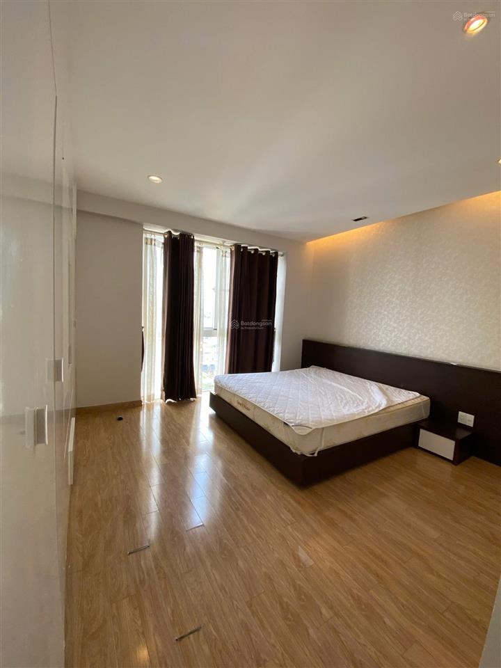 Cho thuê riverpark residence 130m2 căn góc 3pn, lầu cao, nhà mới sửa, giá 28 triệu/th