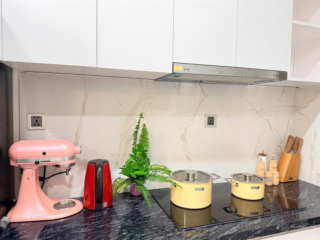 Cho thuê midtown m8 căn góc 82m2, view đông nam, full nội thất cao cấp, giá 25tr/th