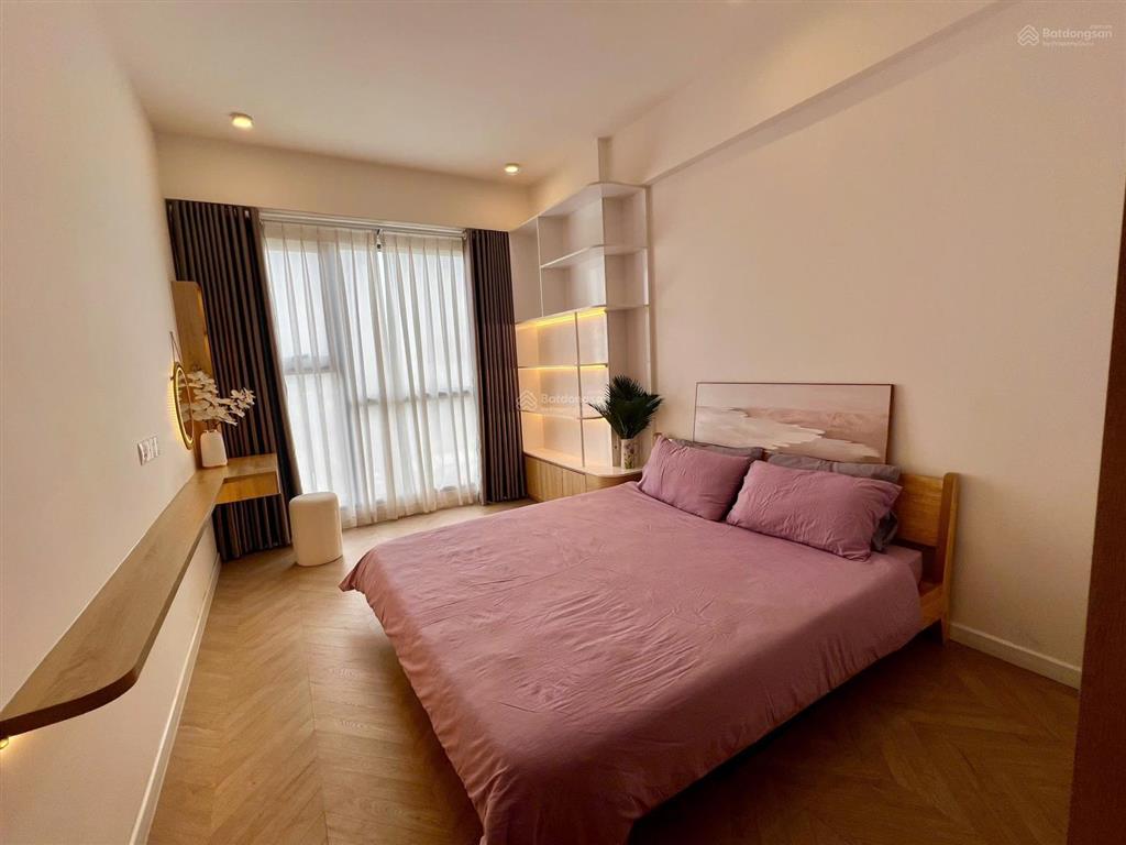 Cho thuê the antonia 86m, 2pn căn góc view biệt thự, có ô đậu xe chỉ 22tr/th, xem nhà 24/24