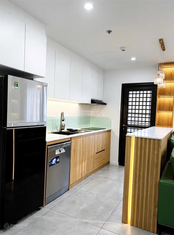 Cho thuê the antonia 86m, 2pn căn góc view biệt thự, có ô đậu xe chỉ 22tr/th, xem nhà 24/24