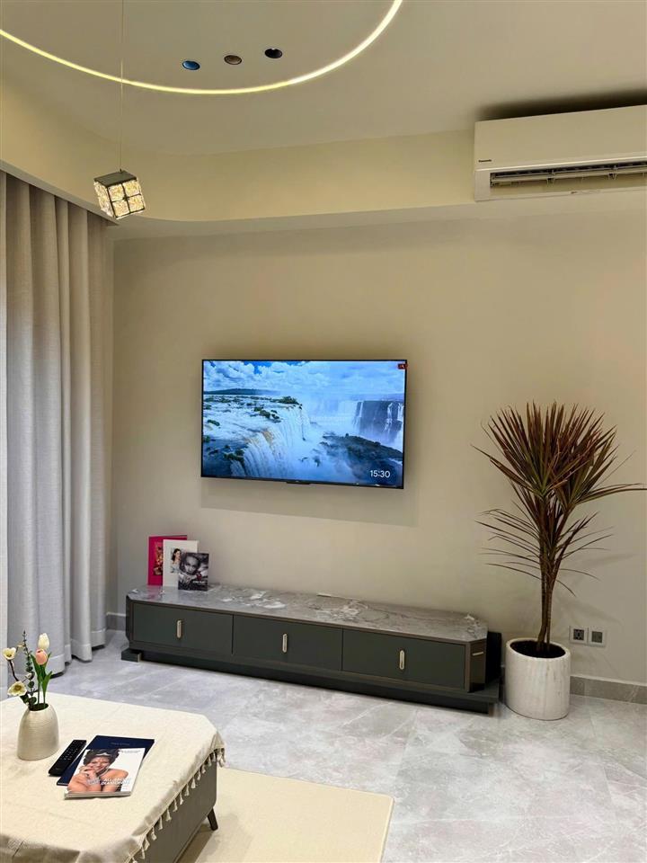 Cho thuê midtown m8 82m2, 2pn, lầu cao view biệt thự, có ô xe hầm, giá 23tr/th