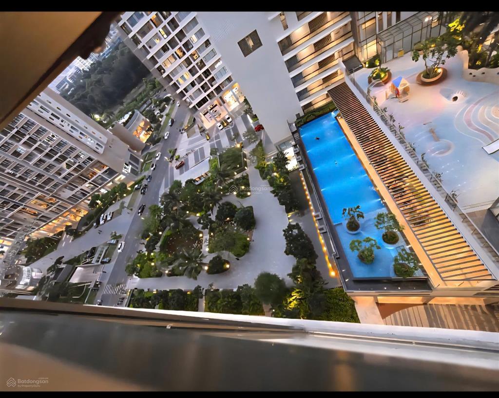 Cho thuê midtown m8 2pn, 87m2, view biệt thự, có ô xe 23 triệu/th