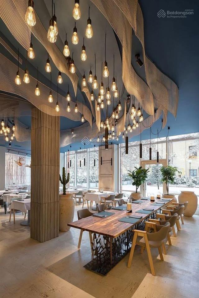 Cho thuê nhà mặt phố nguyễn thái học, 150m2, mt 10m