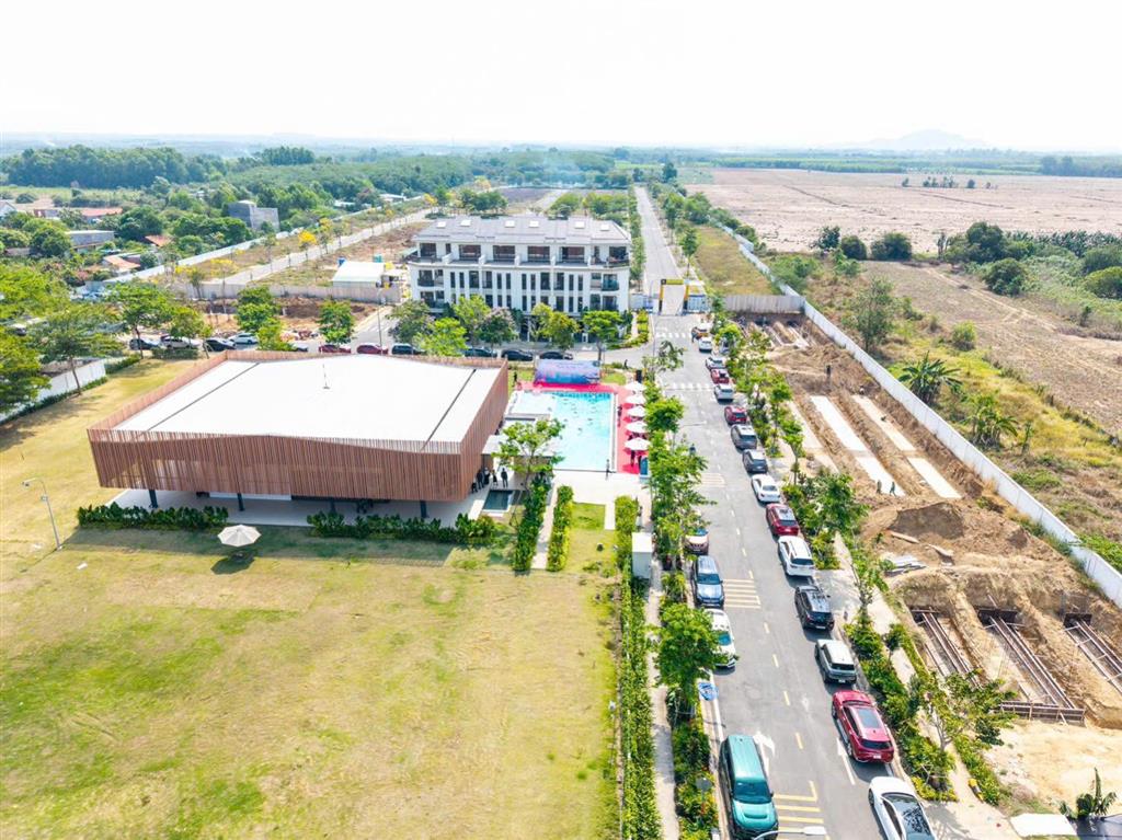 Bán dự án salacia villas, chỉ 4,3 tỷ/căn, ký hđmb 20%, ck lên đến 13%, nh hỗ trợ vay 0% ls 2 năm