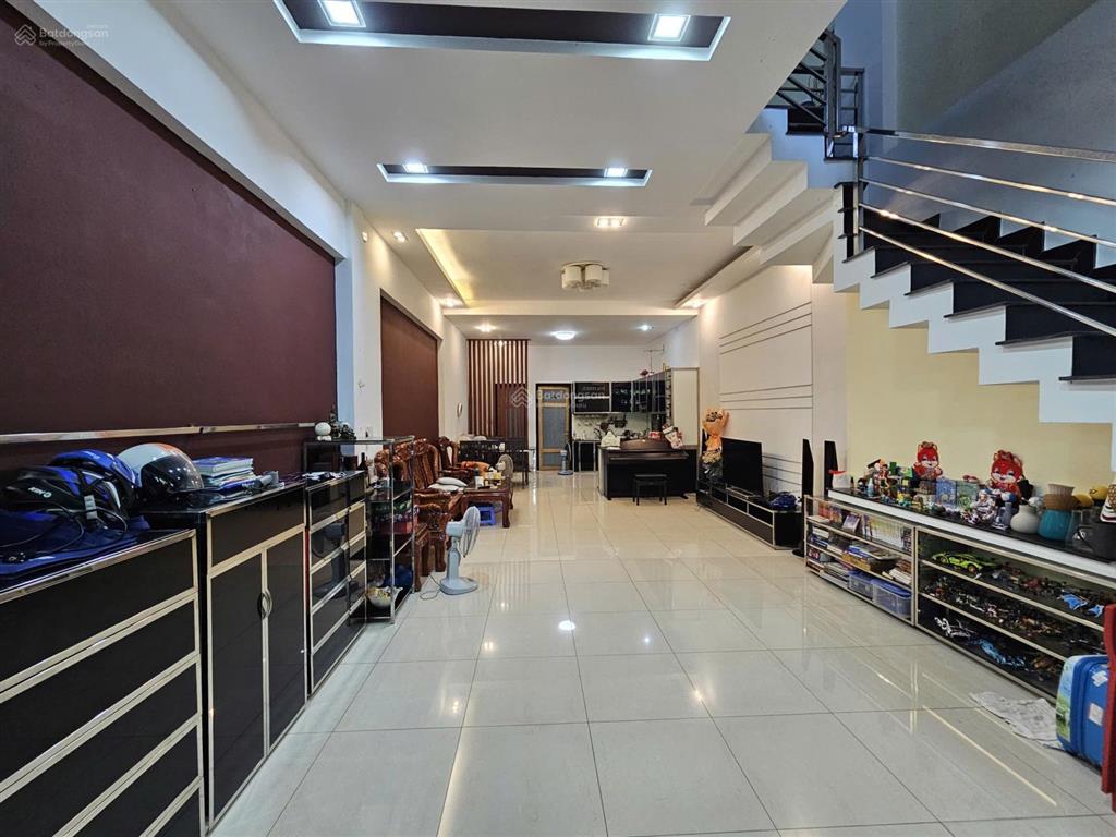 Cho thuê nhà nguyên căn, sạch đẹp, kdc dân trí cao, gần biển, gần sông, đối diện công viên rất đẹp