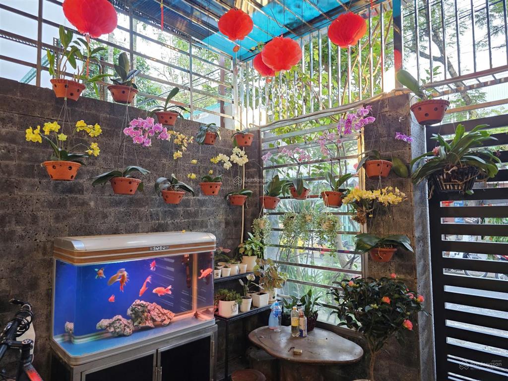 Cho thuê nhà nguyên căn, sạch đẹp, kdc dân trí cao, gần biển, gần sông, đối diện công viên rất đẹp
