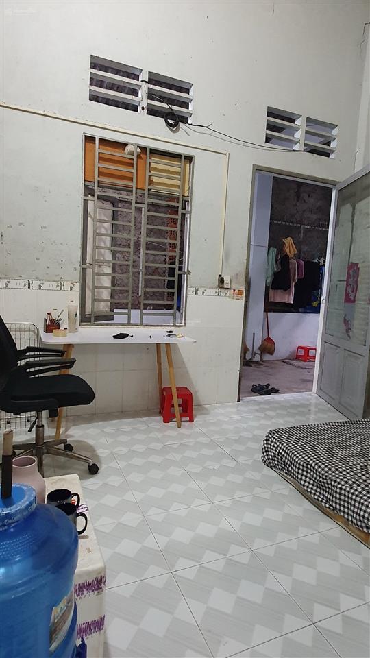 Cho thuê nhà trọ tại cổng 4 đại học thủ dầu một, 2,2 triệu, 30m2, 1pn, 1wc, hot!