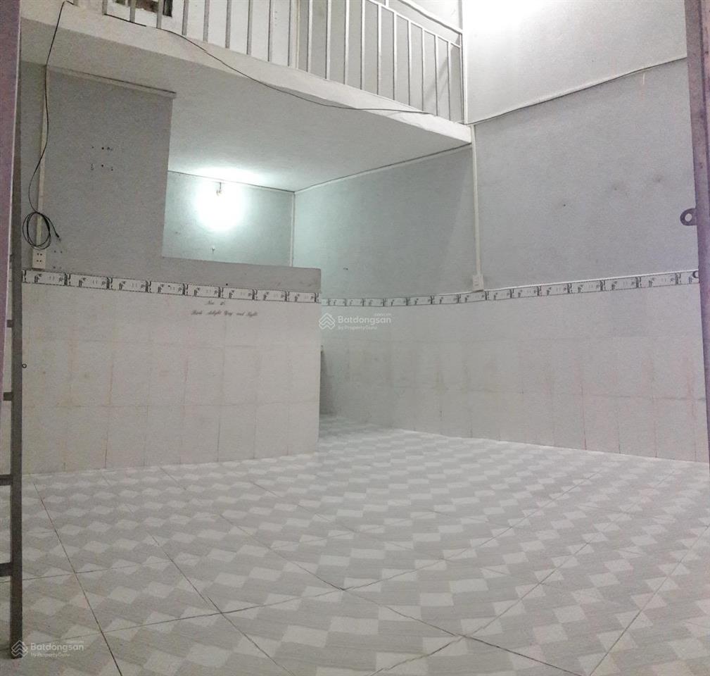 Cho thuê nhà trọ tại cổng 4 đại học thủ dầu một, 2,2 triệu, 30m2, 1pn, 1wc, hot!
