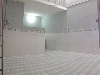 Cho thuê nhà trọ tại cổng 4 đại học thủ dầu một, 2,2 triệu, 30m2, 1pn, 1wc, hot!