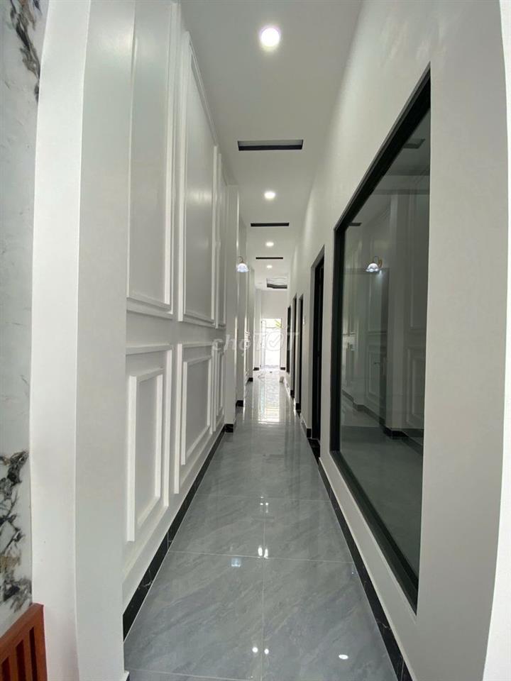 NHÀ C4 KDC HOÀNG HẢO MỚI XÂY ĐỐI DIỆN HỒ BƠI