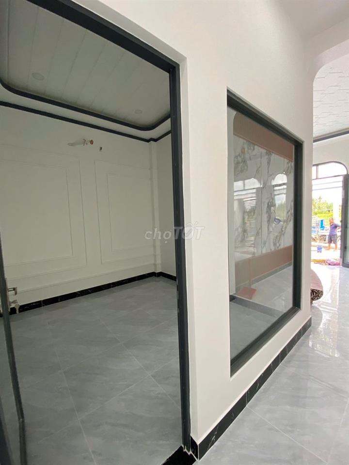 NHÀ C4 KDC HOÀNG HẢO MỚI XÂY ĐỐI DIỆN HỒ BƠI