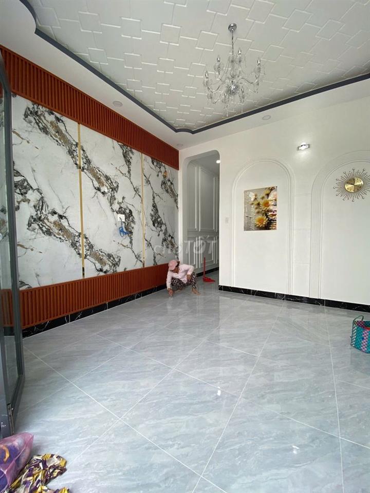 NHÀ C4 KDC HOÀNG HẢO MỚI XÂY ĐỐI DIỆN HỒ BƠI