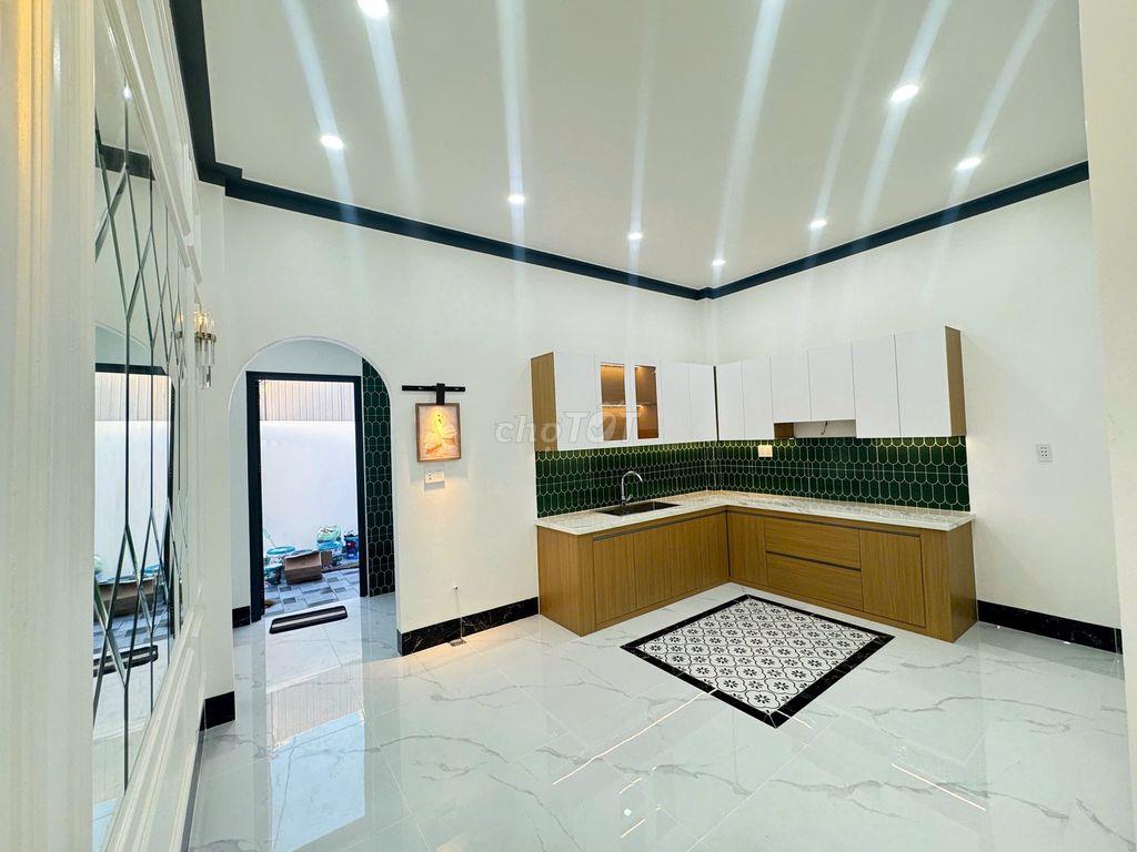 NHÀ VƯỜN FULL NỘ THẤT GÓC 2 MẶT TIỀN CÁCH TTTP 1KM