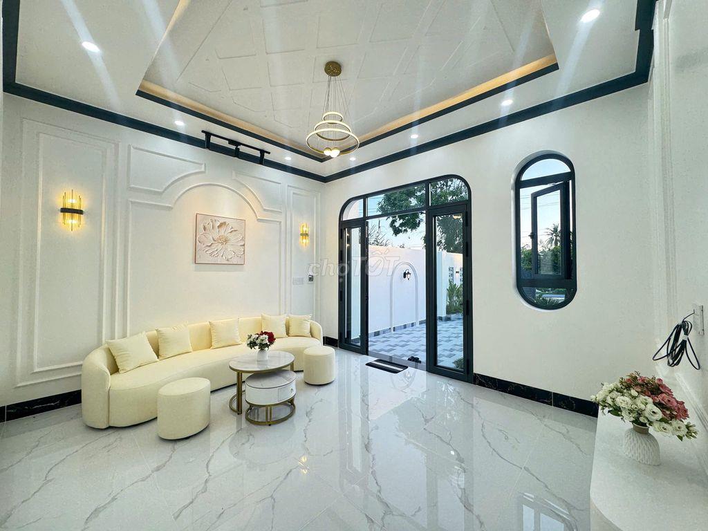 NHÀ VƯỜN FULL NỘ THẤT GÓC 2 MẶT TIỀN CÁCH TTTP 1KM
