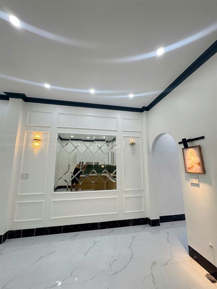 NHÀ VƯỜN FULL NỘ THẤT GÓC 2 MẶT TIỀN CÁCH TTTP 1KM