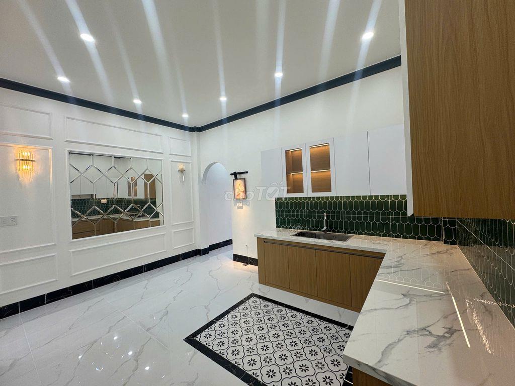 NHÀ VƯỜN FULL NỘ THẤT GÓC 2 MẶT TIỀN CÁCH TTTP 1KM