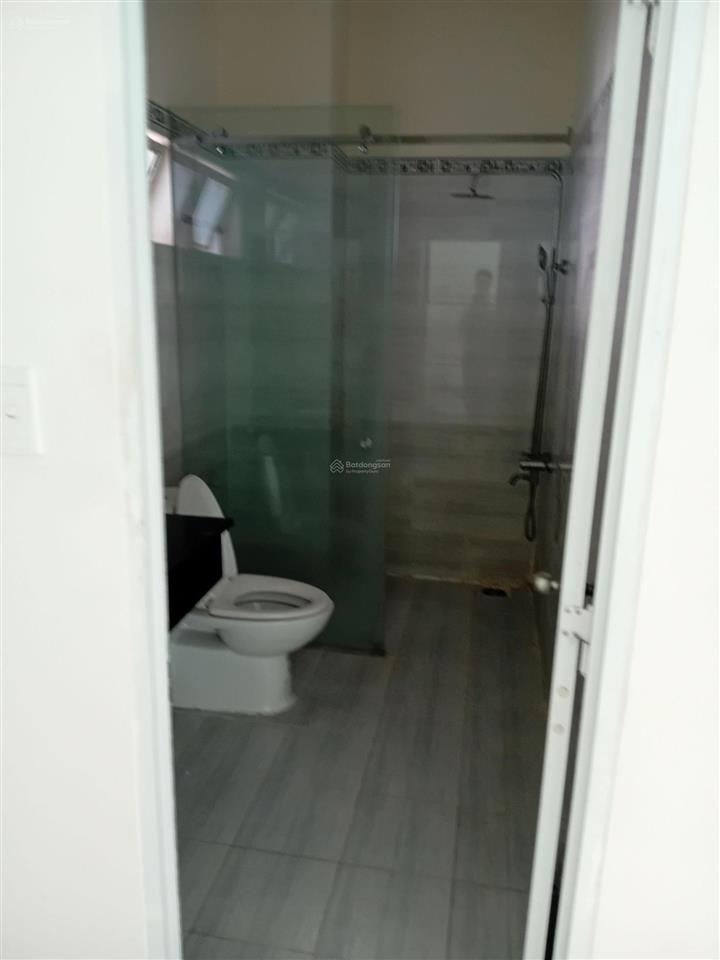 Cho thuê nhà ngay cổng chính công ty ponchen hóa an, phù hợp văn phòng, kho hàng, dạy học